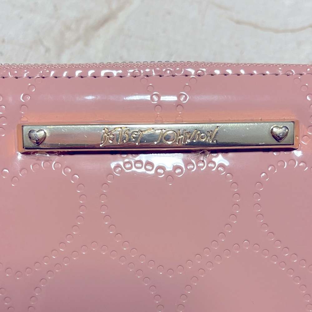 Betsey Johnson Pink Quilted Heart Wallet - Picture 3 of 10